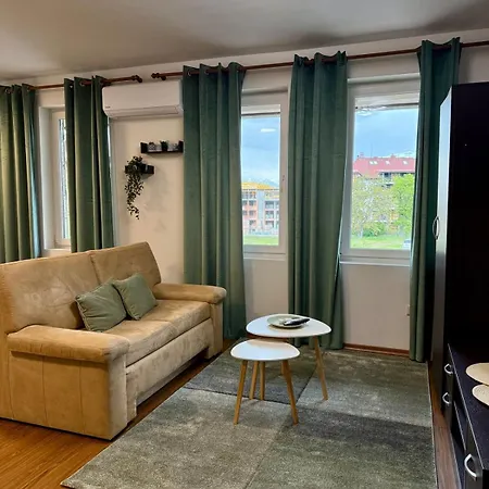 Elvis's Home2host Apartman
