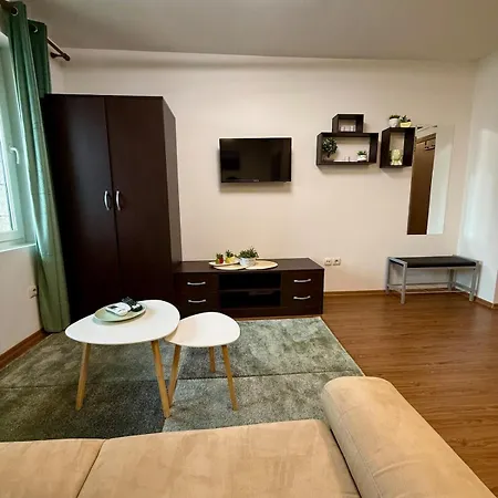 Apartman Elvis's Home2host *